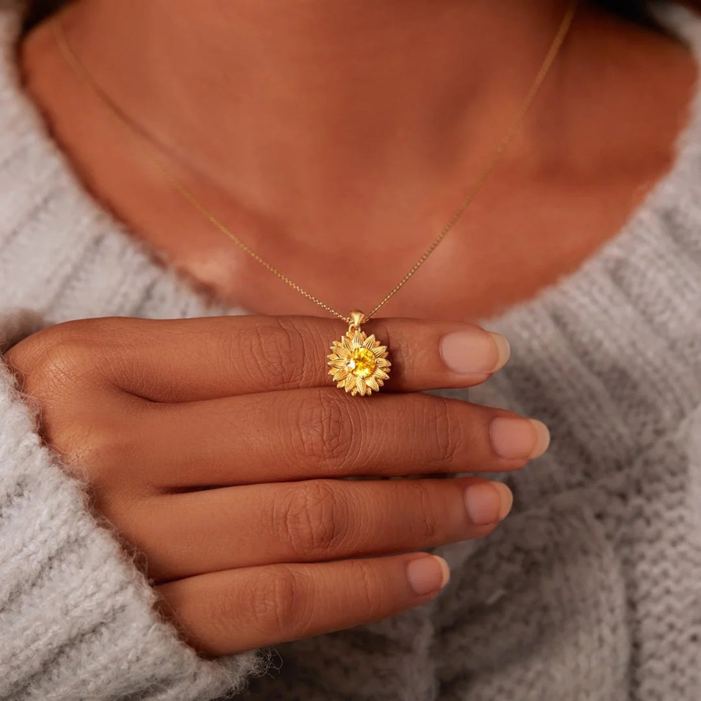 Collier pendentif en plaqué or 18 carats en forme de tournesol