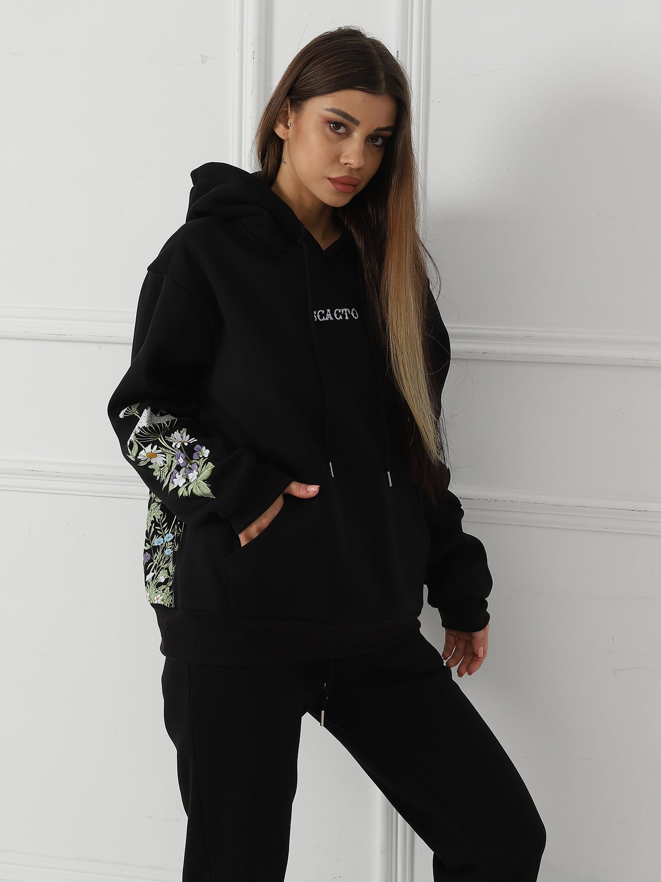 Sudadera de manga larga con estampado floral de color liso para mujer