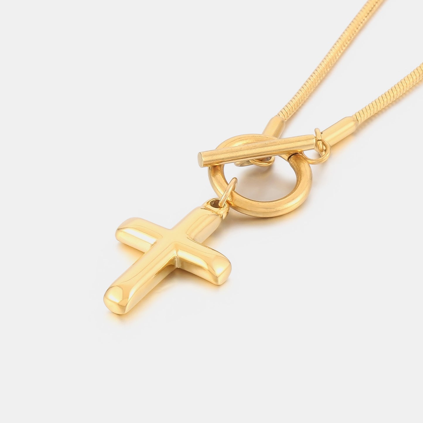 Collier en acier inoxydable avec pendentif croix